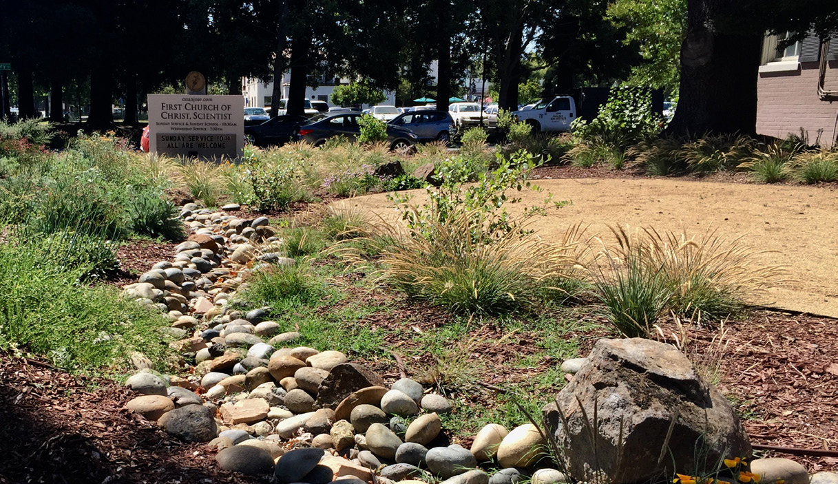 Seasonal Arroyo Garden Feature Created for Water Conservation